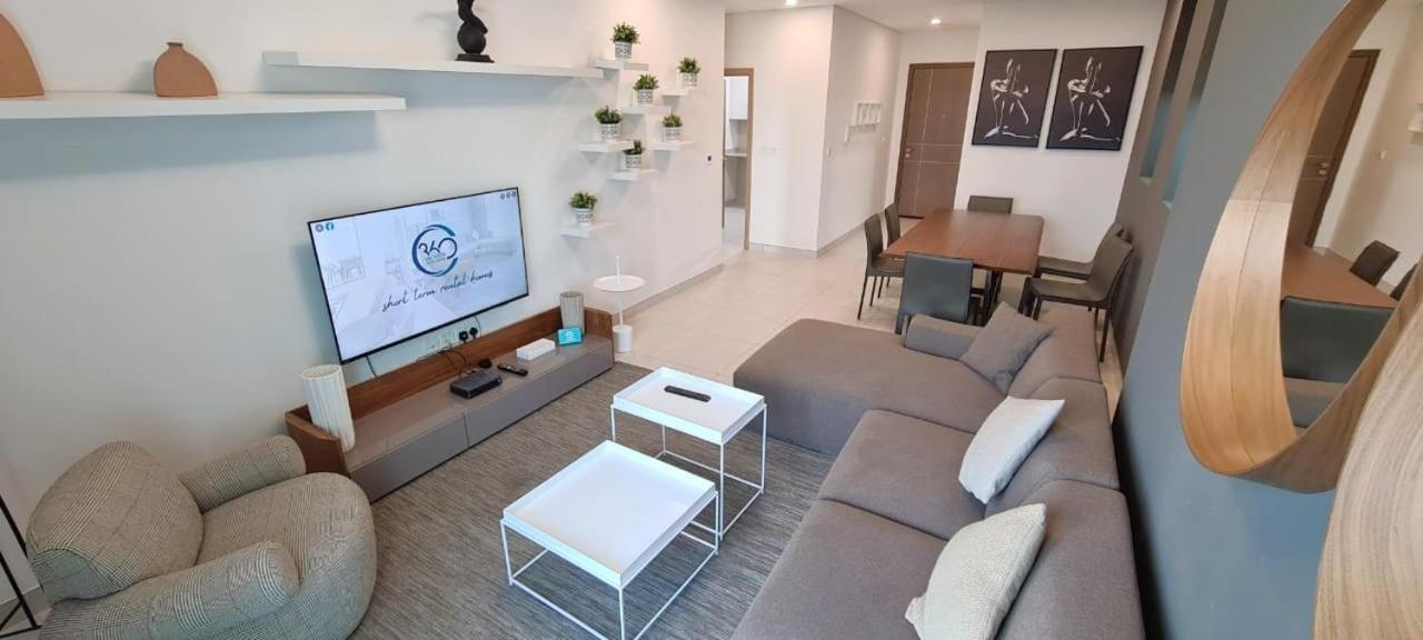Spacious 1br With Balcony & Rooftop Pool The Bay Business Bay Apartment *