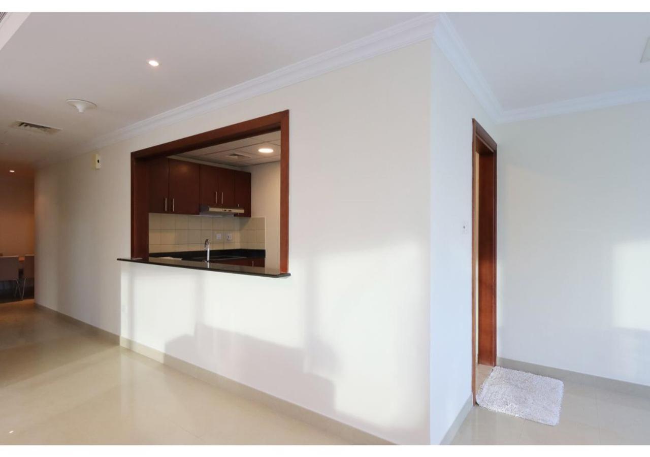 Spacious 3 Bedroom With Marina View - Near Marina Mall Apartment