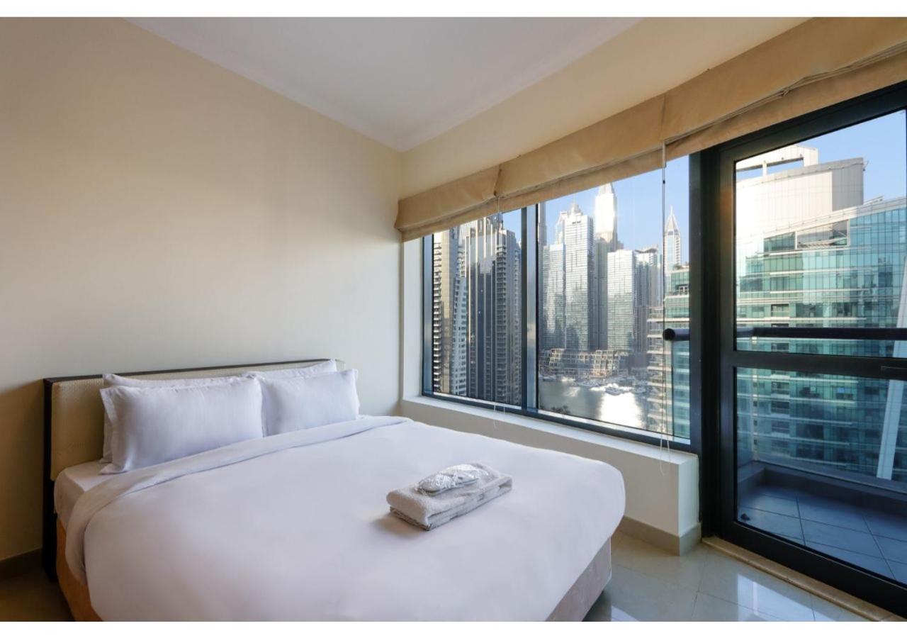 Spacious 3 Bedroom With Marina View - Near Marina Mall Apartment