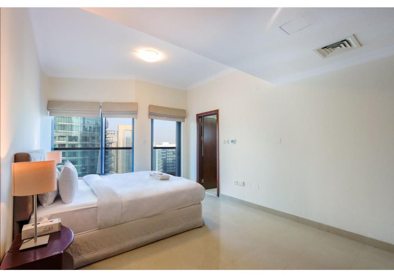 Spacious 3 Bedroom With Marina View - Near Marina Mall * Dubai