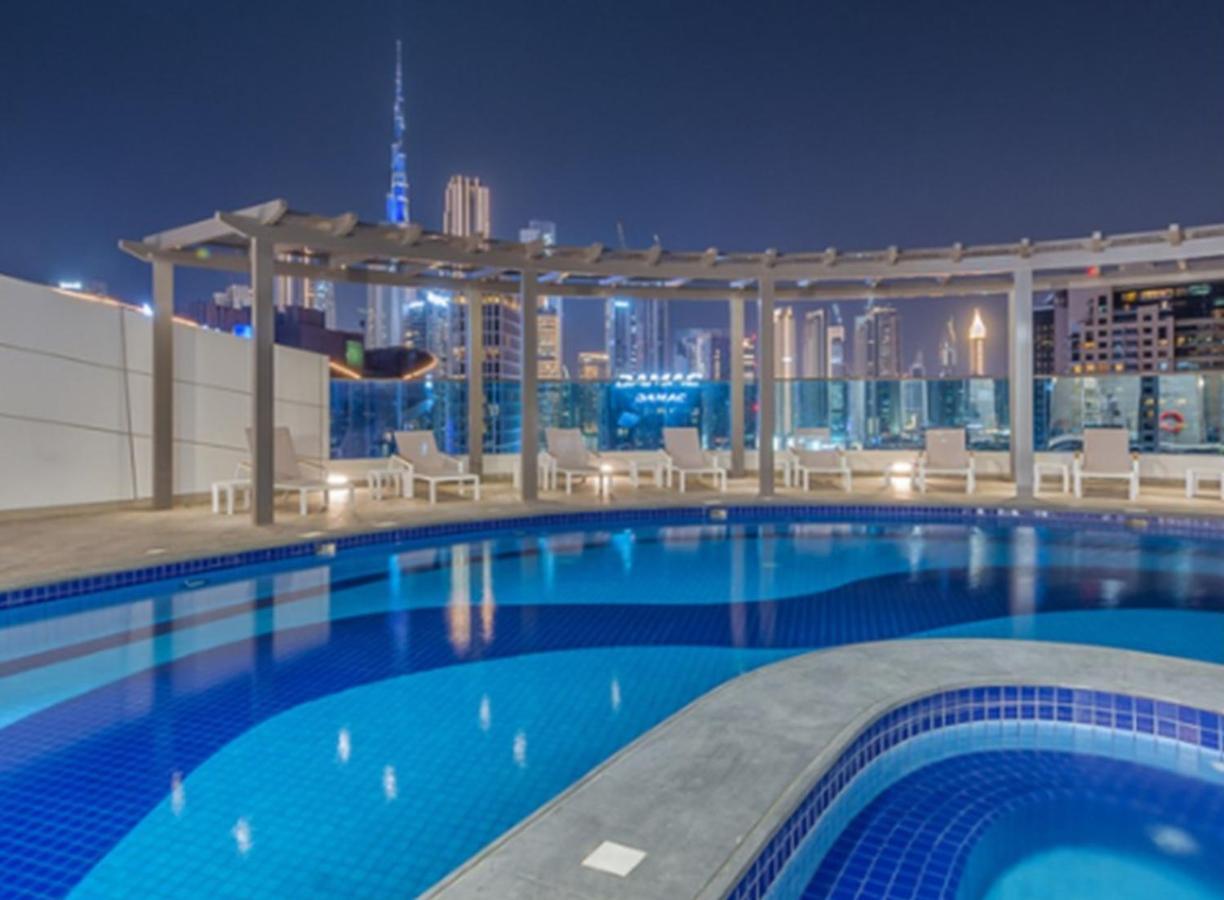 Spacious 1br With Balcony & Rooftop Pool The Bay Business Bay Dubai