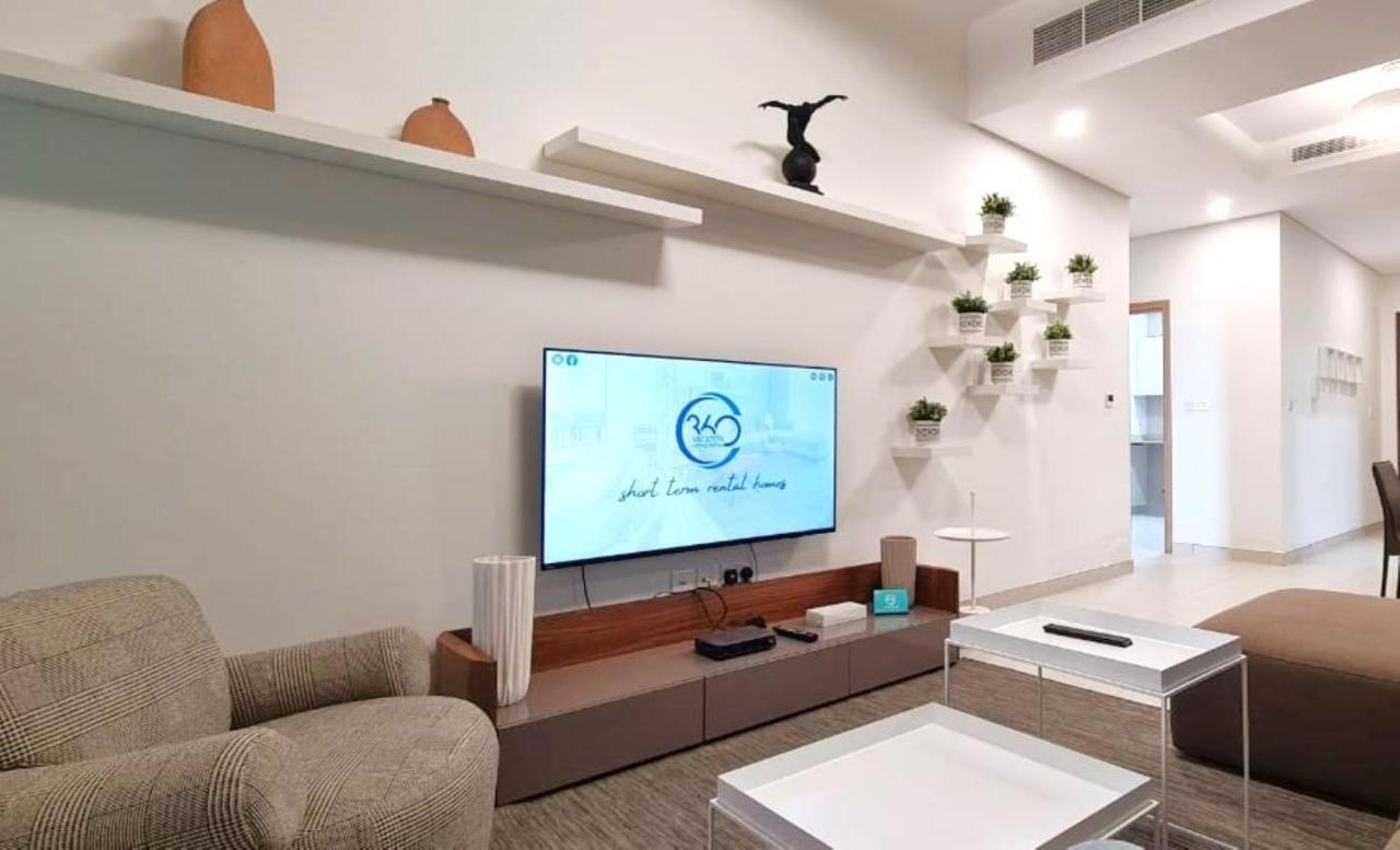 Spacious 1br With Balcony & Rooftop Pool The Bay Business Bay * Dubai
