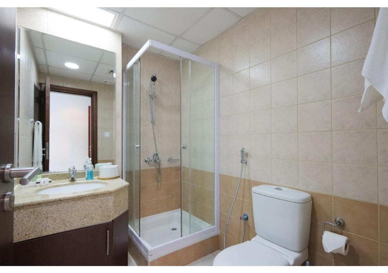 Spacious 3 Bedroom With Marina View - Near Marina Mall Apartment *