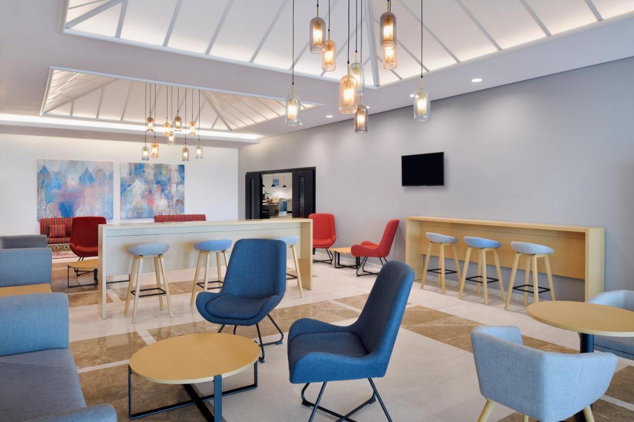 Express Airport By Ihg Hotel