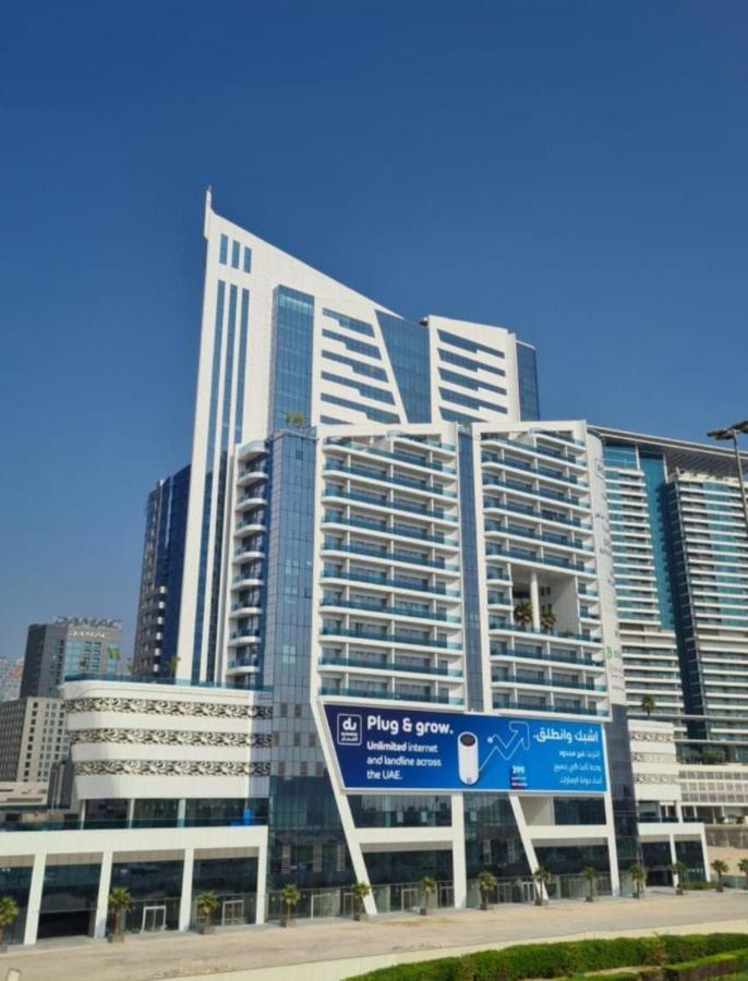 Spacious 1br With Balcony & Rooftop Pool The Bay Business Bay Apartment