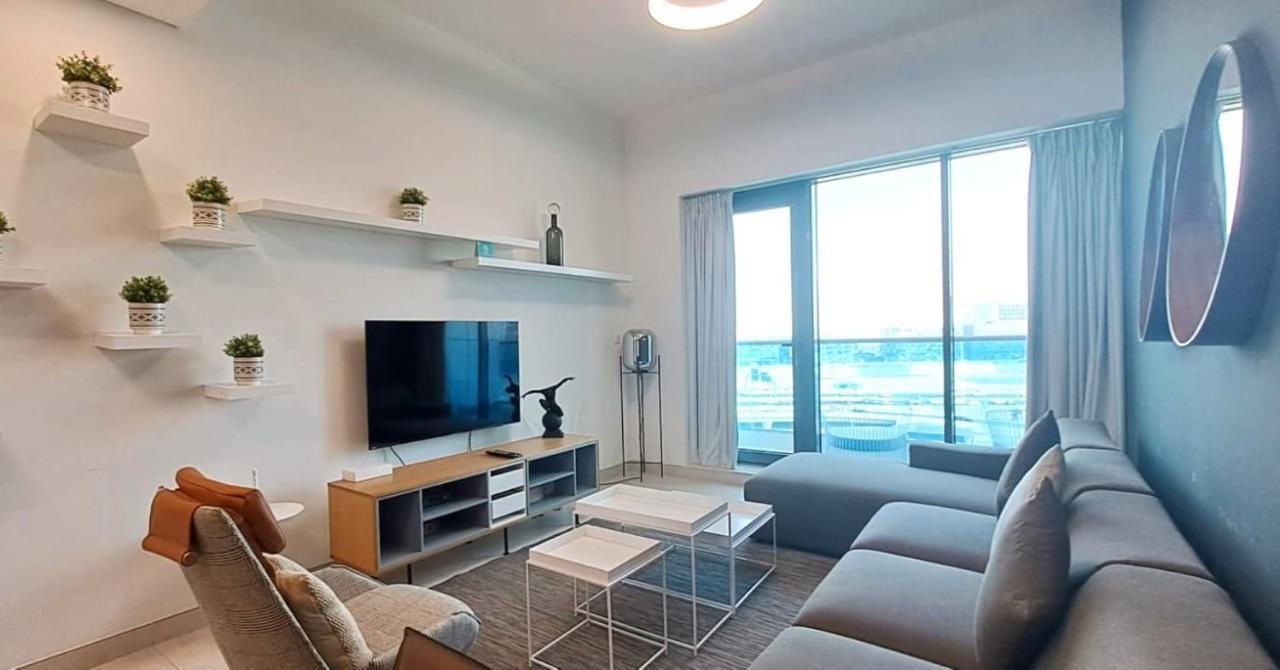 Spacious 1br With Balcony & Rooftop Pool The Bay Business Bay Apartment Dubai