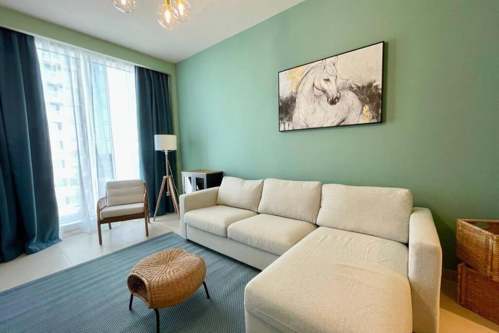 Dar Vacation-stylish & Cozy 1br Apt In Creek Harbour Daire *
