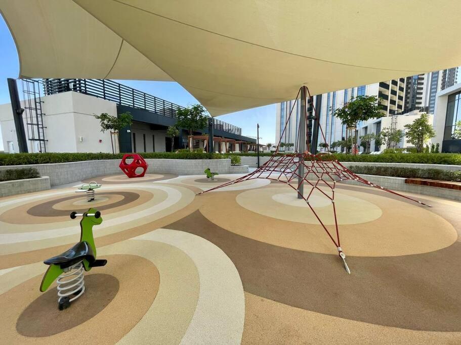 Daire Dar Vacation-stylish & Cozy 1br Apt In Creek Harbour Dubai