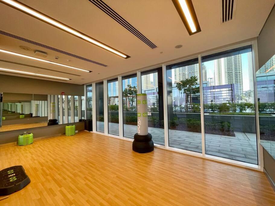 Dar Vacation-stylish & Cozy 1br Apt In Creek Harbour Daire *