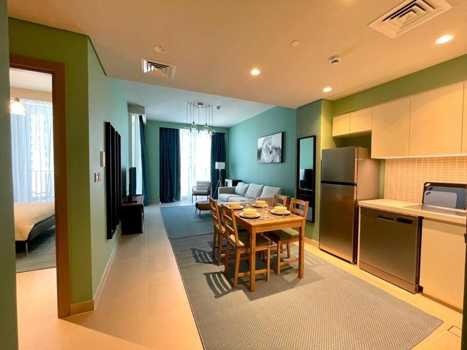 Daire Dar Vacation-stylish & Cozy 1br Apt In Creek Harbour *