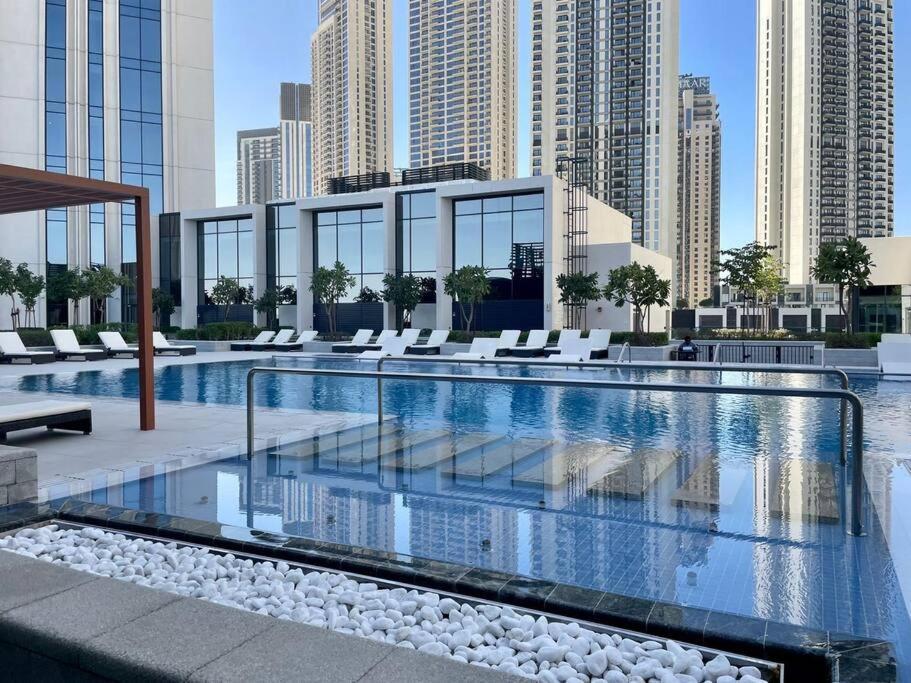 Dar Vacation-stylish & Cozy 1br Apt In Creek Harbour Daire *