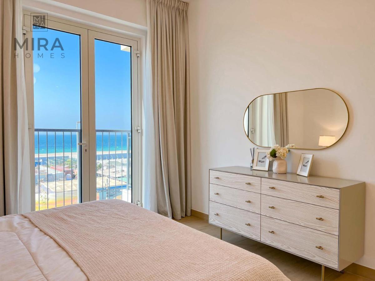 Mira Homes - Serviced 1 Bedroom In La