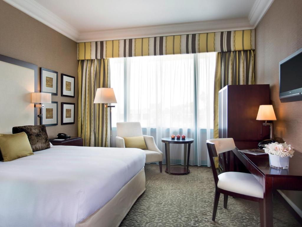 Moevenpick Grand Al Bustan Otel