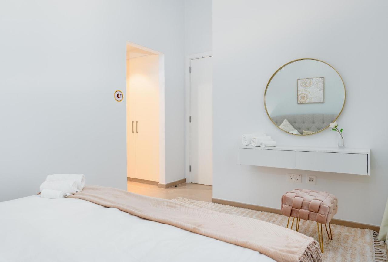 Almond Haven 2br, 2 Bath Retreat In Town Square * Dubai