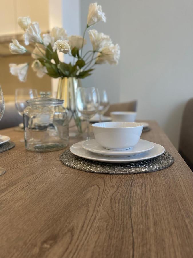 Almond Haven 2br, 2 Bath Retreat In Town Square * Dubai