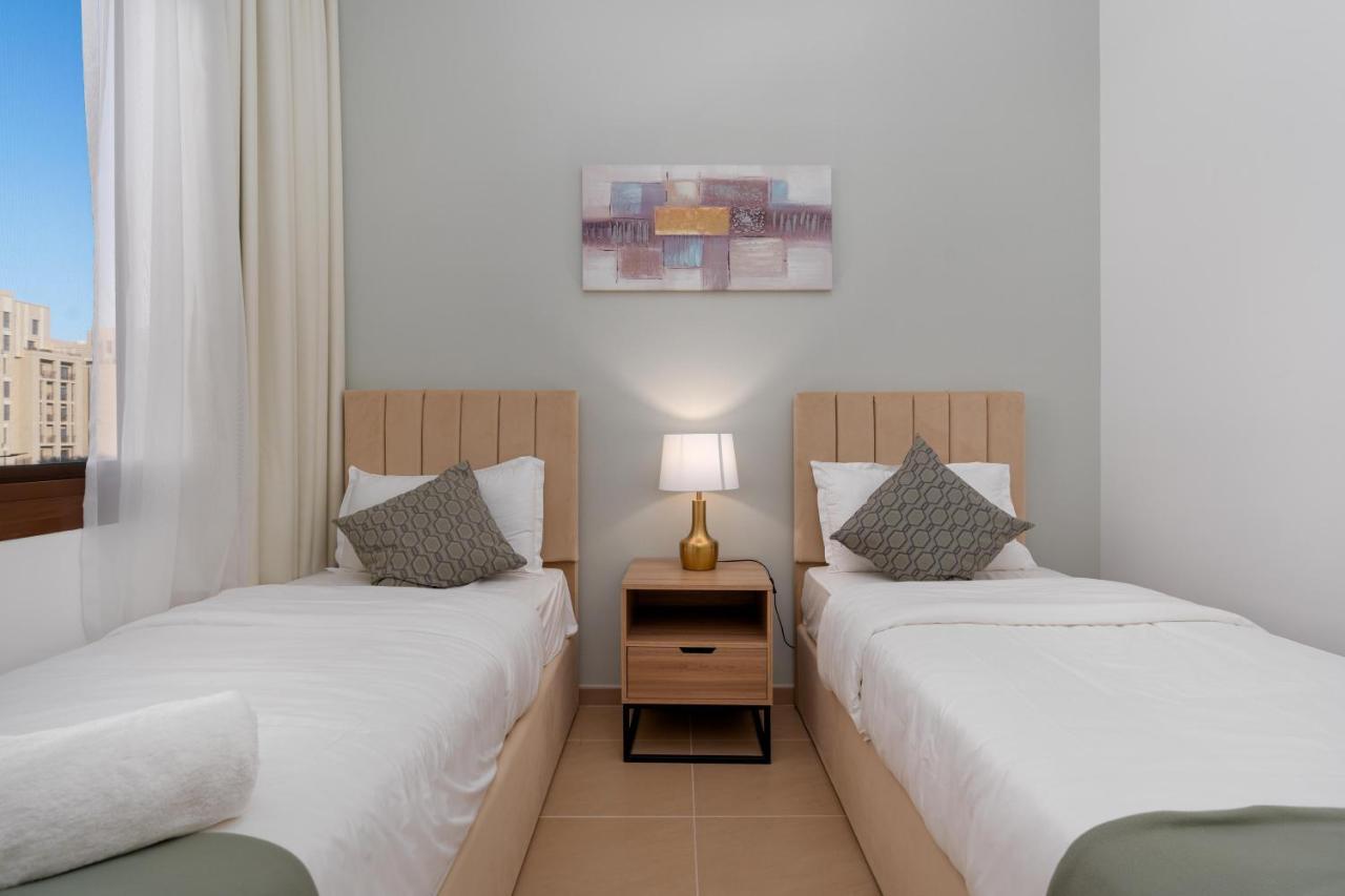 Almond Haven 2br, 2 Bath Retreat In Town Square