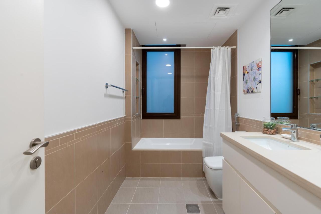 Almond Haven 2br, 2 Bath Retreat In Town Square * Dubai