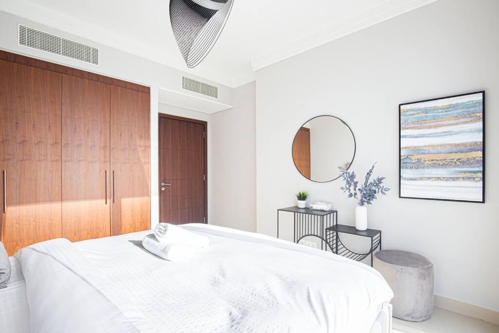 Magnificent Brand New Lux 3br With Burj/ Fnt View Apartment *