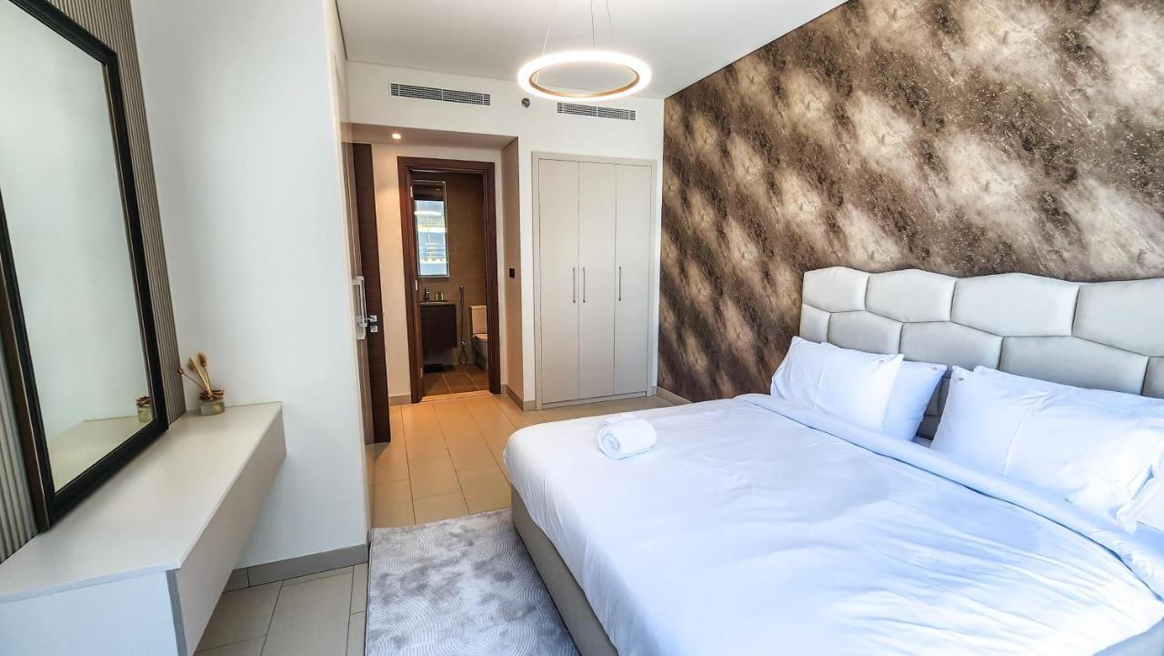 By Latinem Luxury 2br Holiday Cvr A605 Near Burj Khalifa Dubai