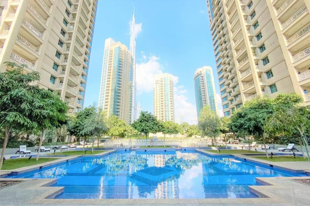 New! Luxury 3bedroom With Spectacular Burj Views Downtown *