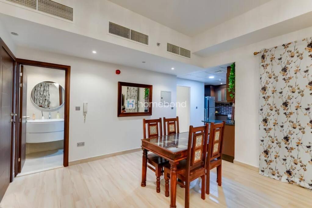 Huge With Full Kitchen * Dubai