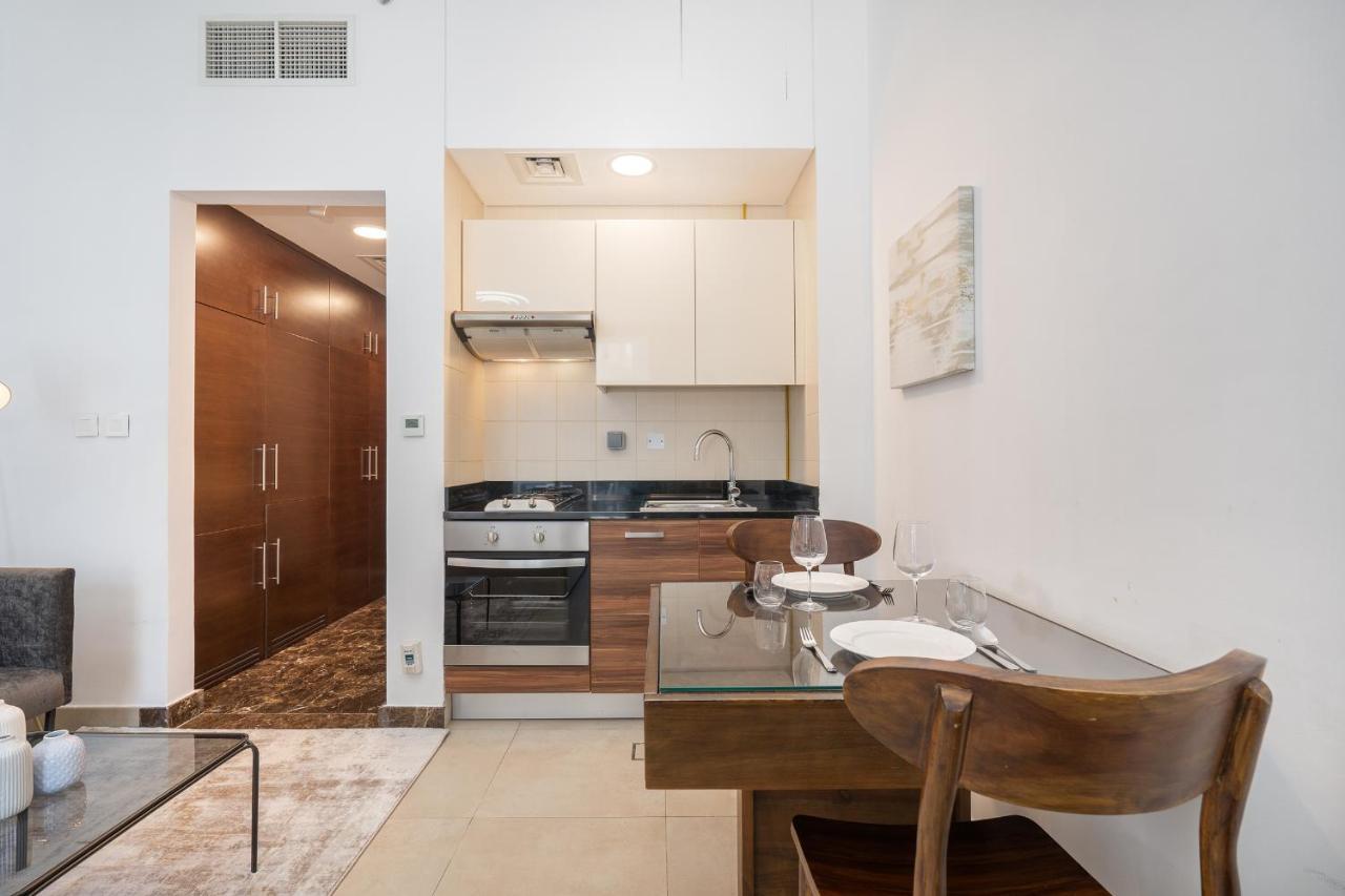 Apartment Sleek In Dubai's Vibrant Jbr Neighborhood Dubai