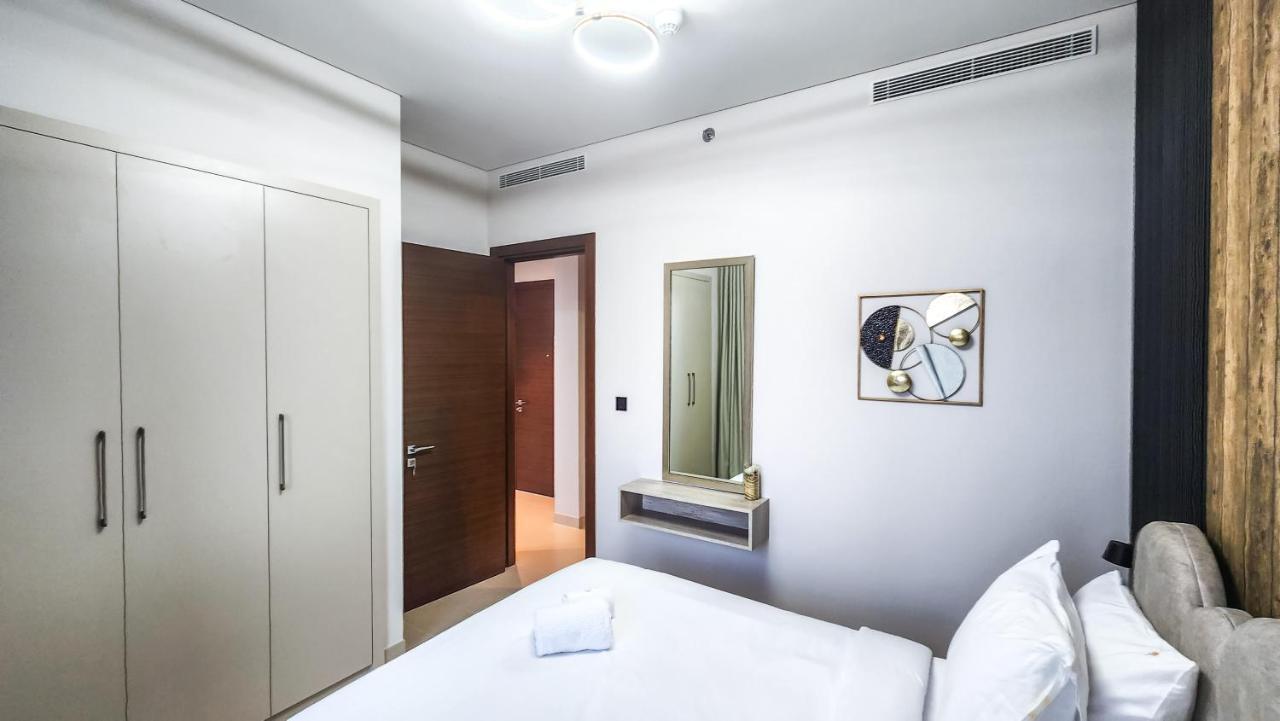 By Latinem Luxury 1br Holiday Cvr A414 Near Burj Khalifa