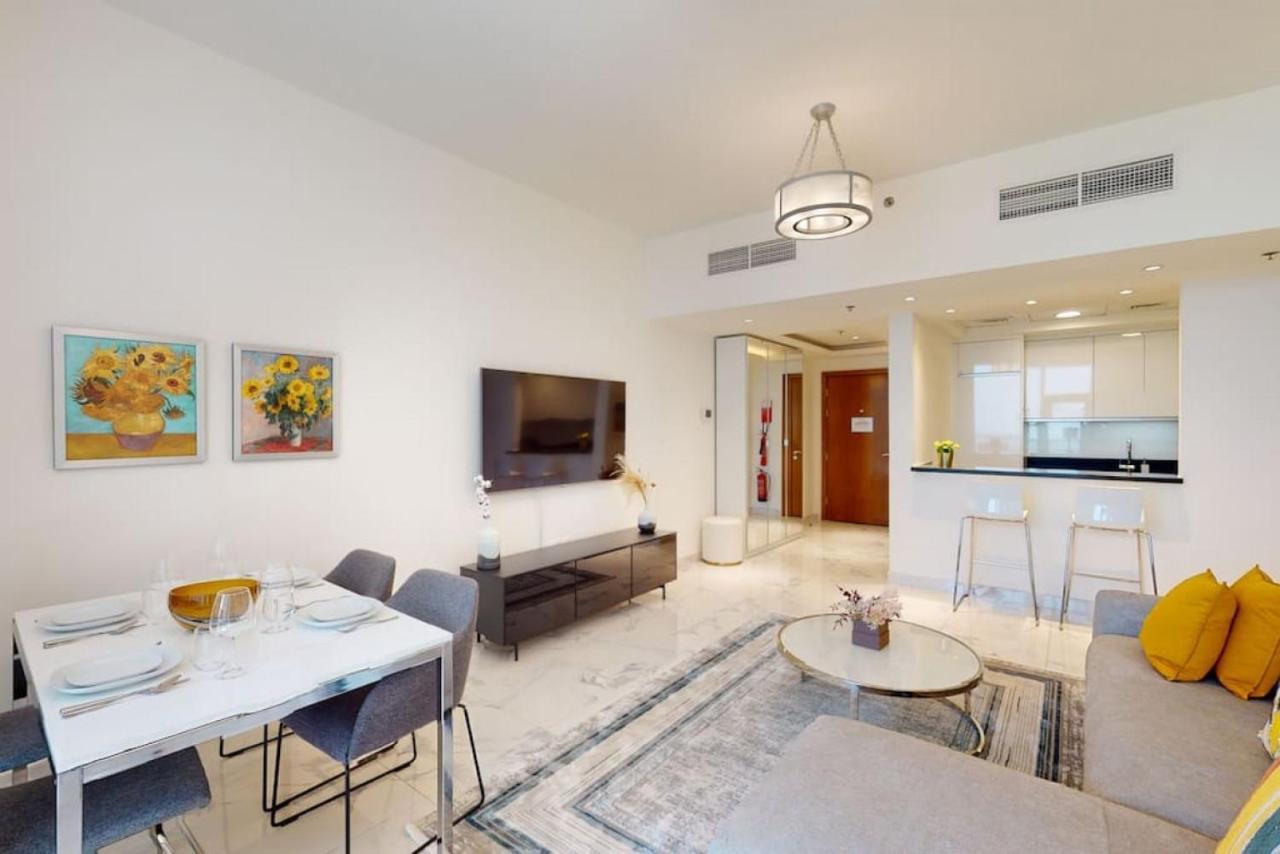Meera Tower - Sleek One Bedroom *