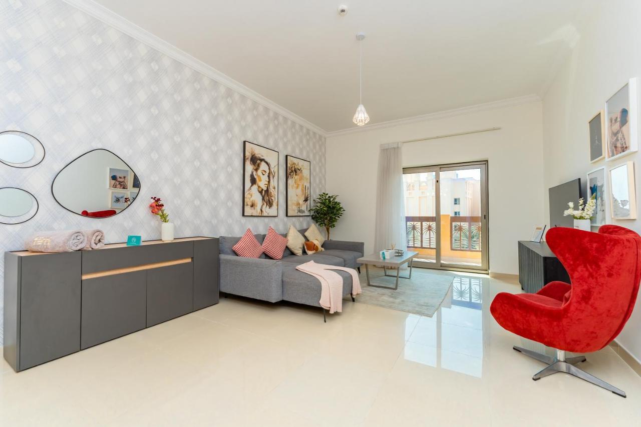 Fam Living - Private Beach Escapes In Palm Jumeirah Apartment Dubai