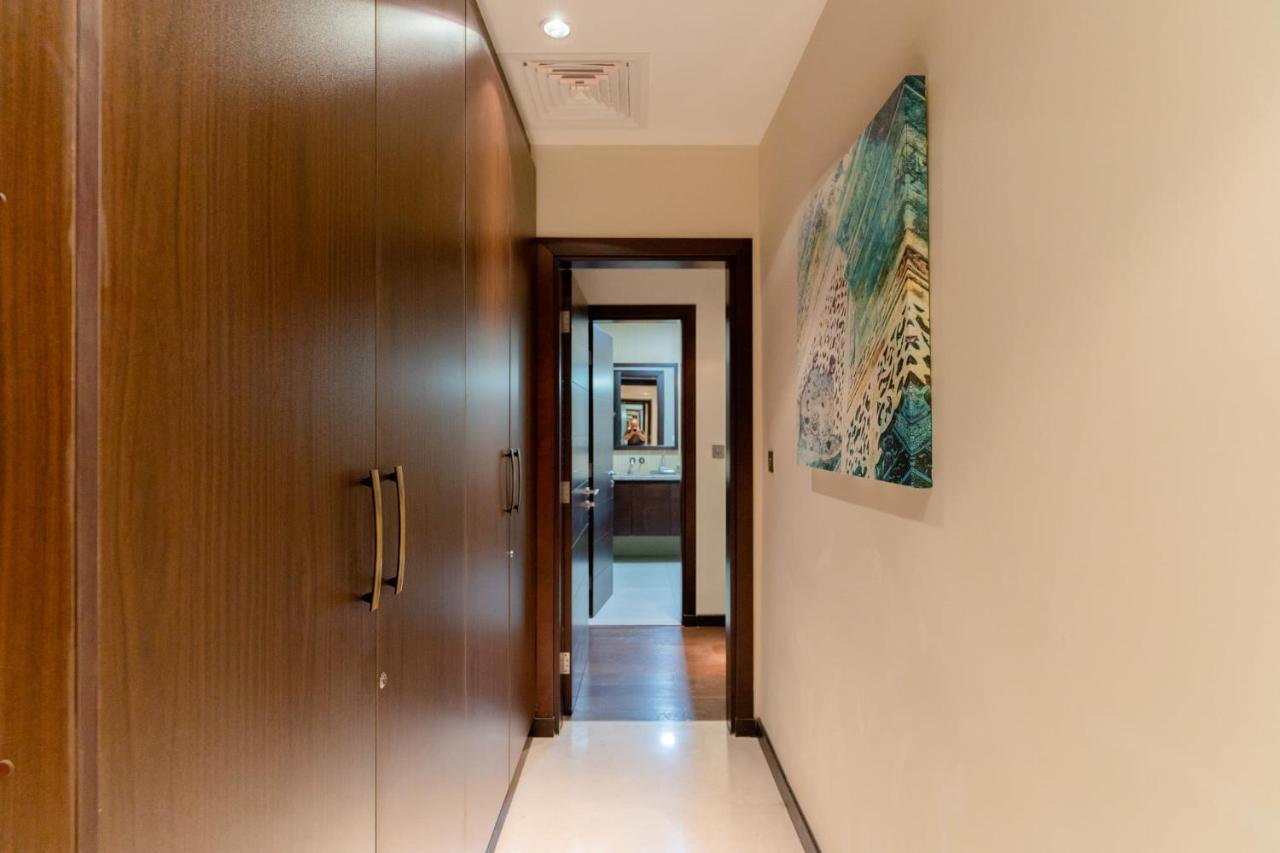 Apartment Exclusive Luxury 4 Bedroom Palm Penthouse Dubai