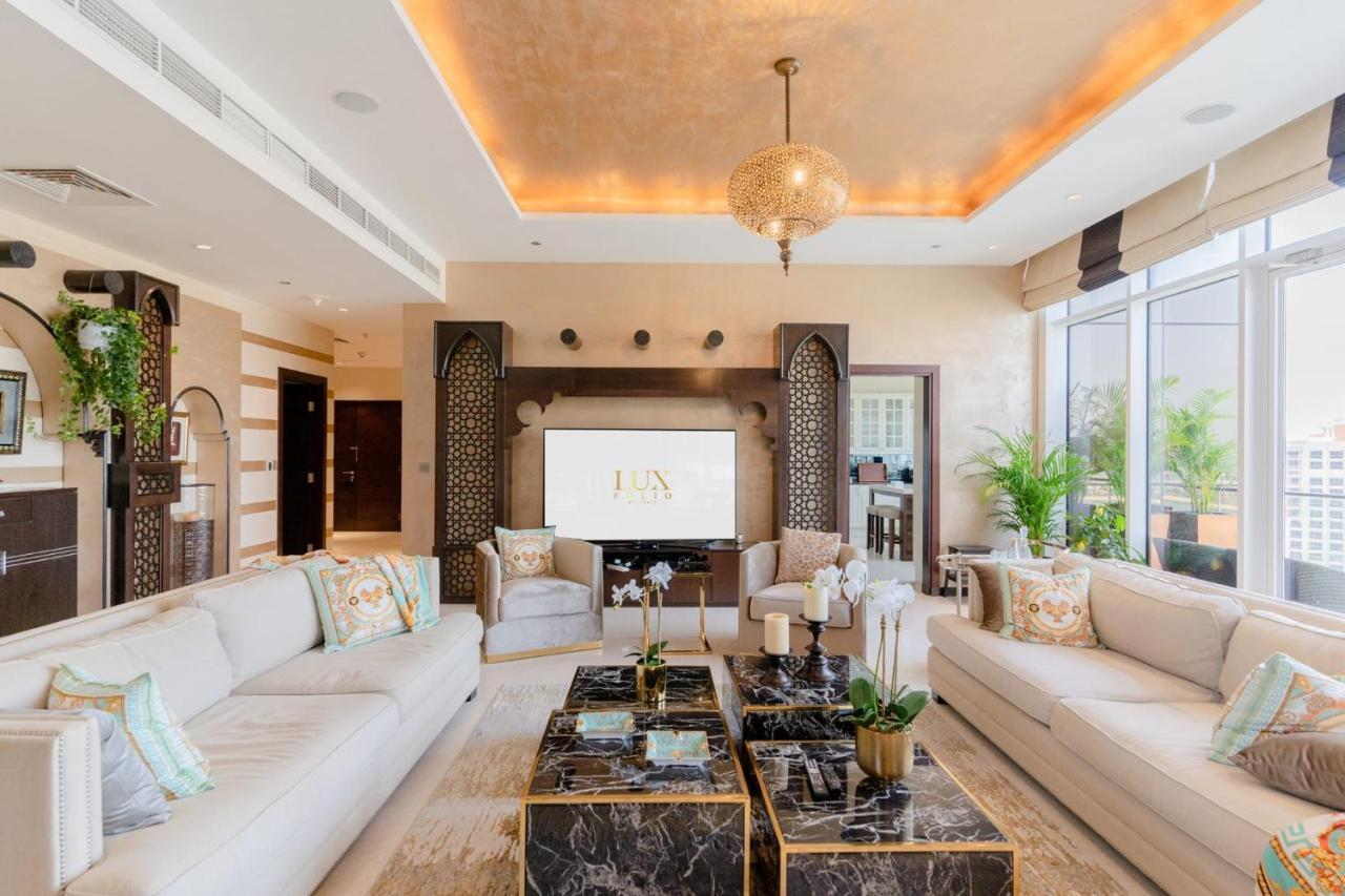 Exclusive Luxury 4 Bedroom Palm Penthouse Apartment *