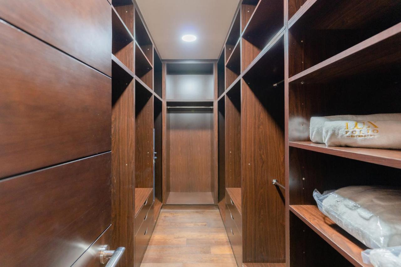 Exclusive Luxury 4 Bedroom Palm Penthouse Apartment *