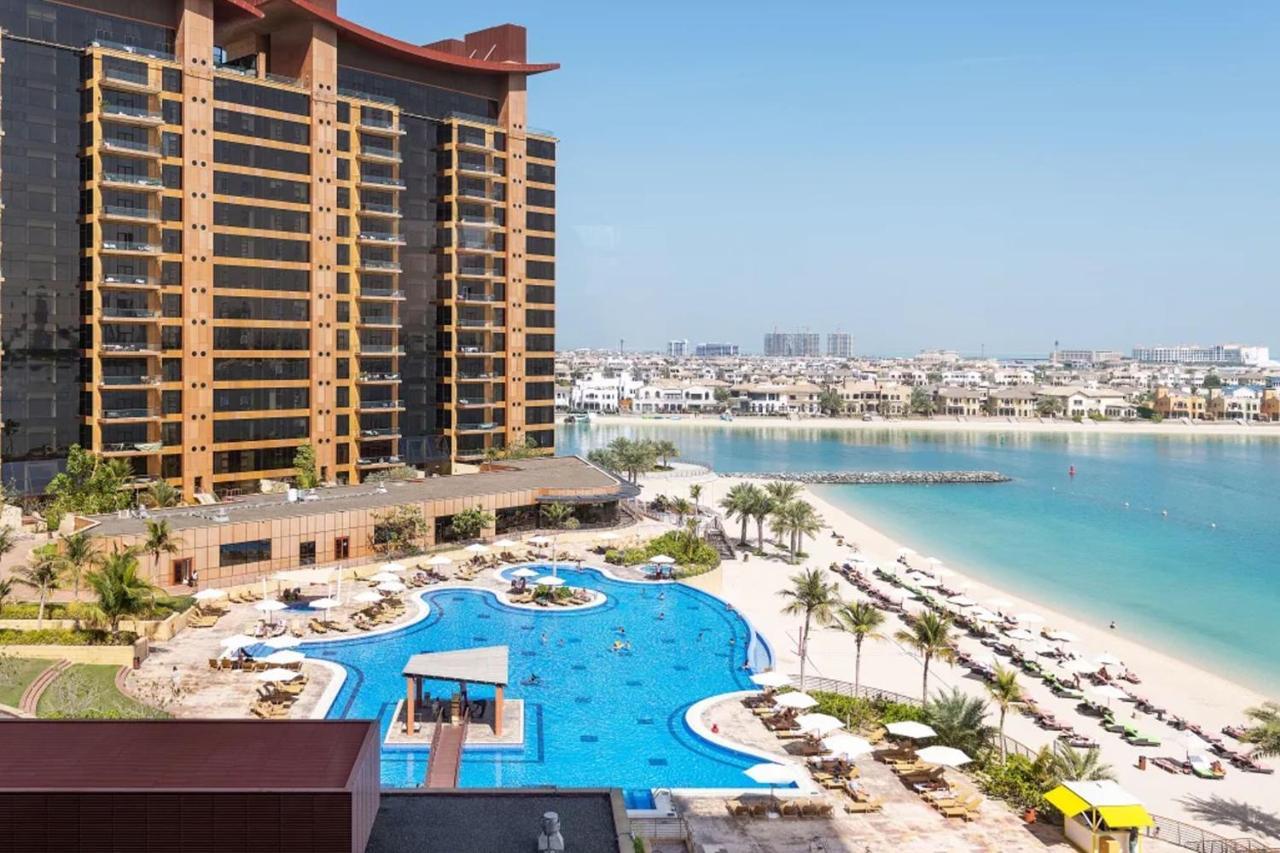 Exclusive Luxury 4 Bedroom Palm Penthouse Apartment