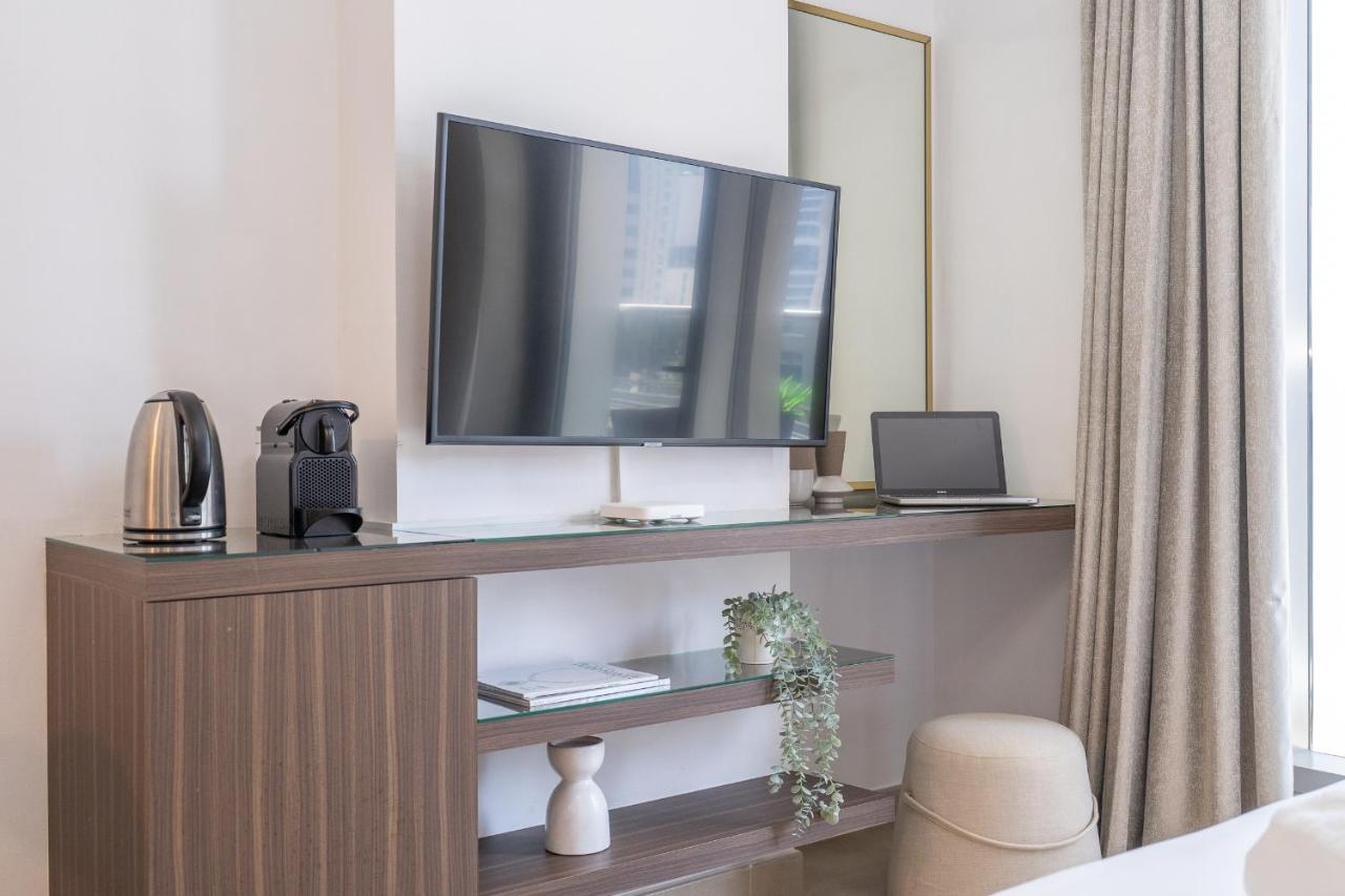 Sleek In Dubai's Vibrant Jbr Neighborhood Dubai