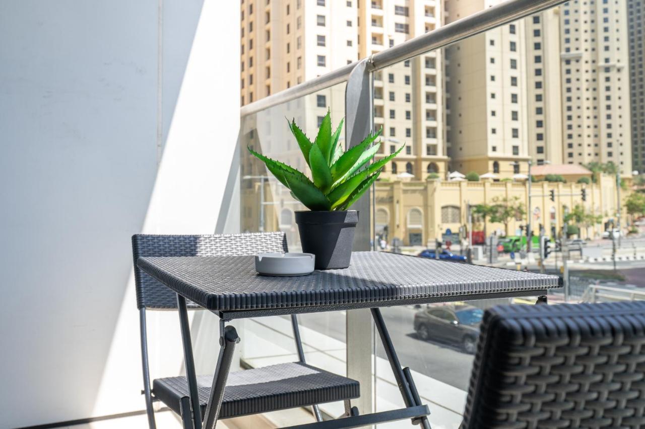 Sleek In Dubai's Vibrant Jbr Neighborhood * Dubai