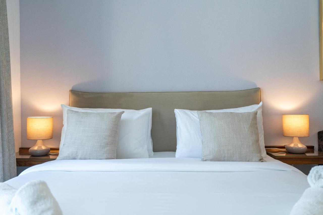Sleek In Dubai's Vibrant Jbr Neighborhood Apartment *