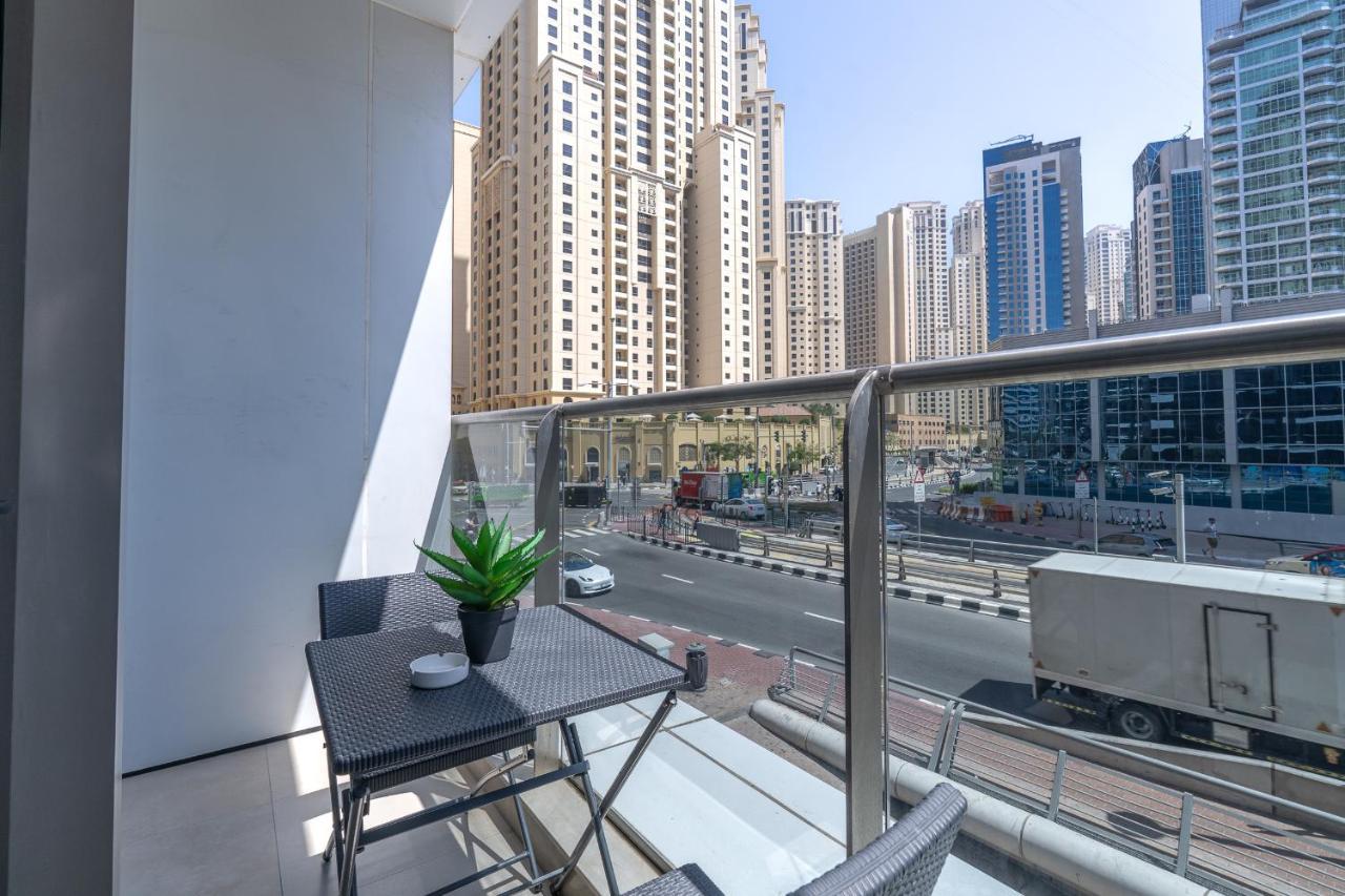 Apartment Sleek In Dubai's Vibrant Jbr Neighborhood Dubai