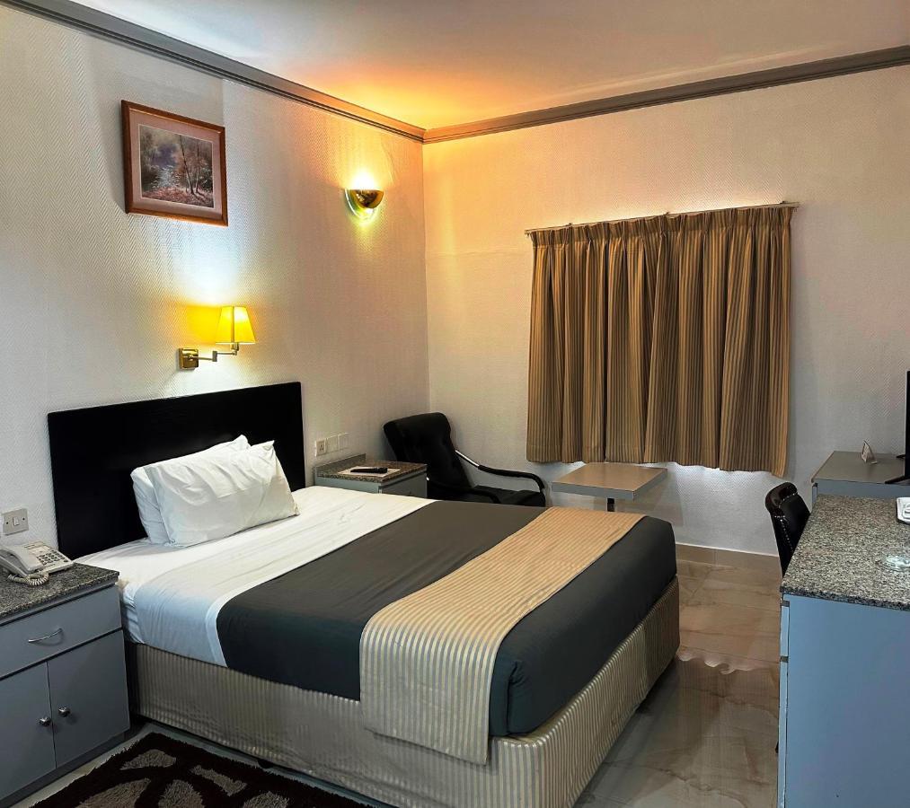 Hotel Grand Astoria 3*