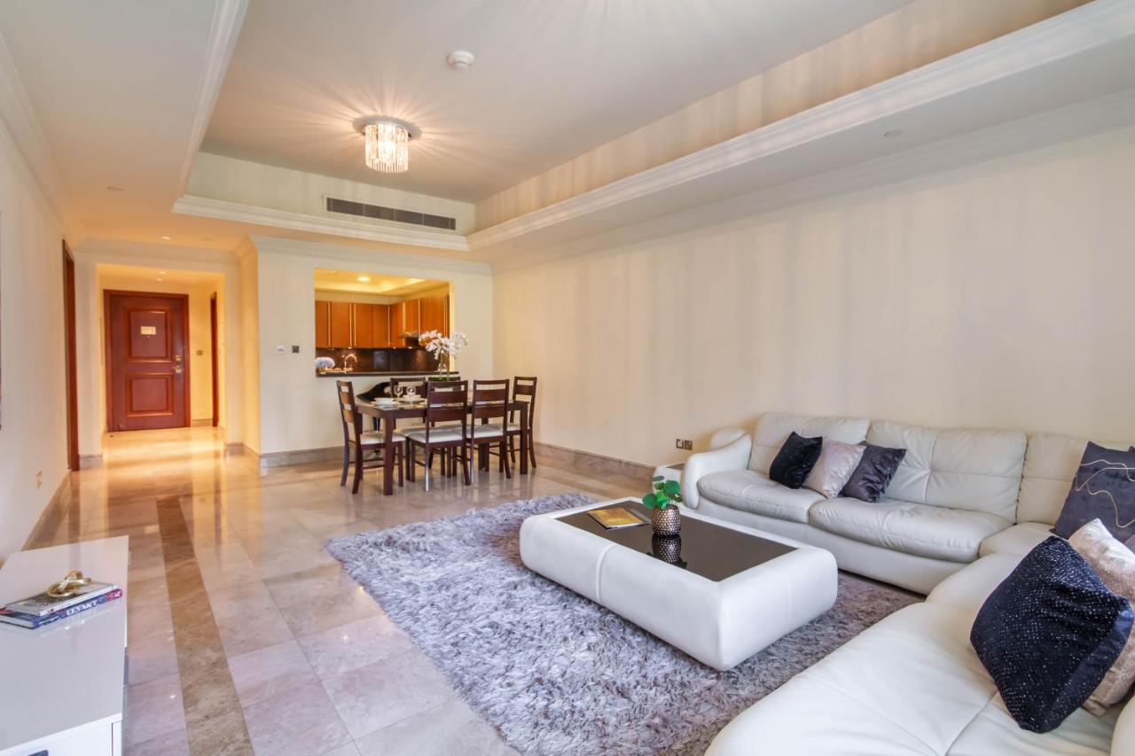 Bespoke Holiday Homes - Palm Jumeirah- 1 Bedroom Fairmont North Residence Apartment Dubai
