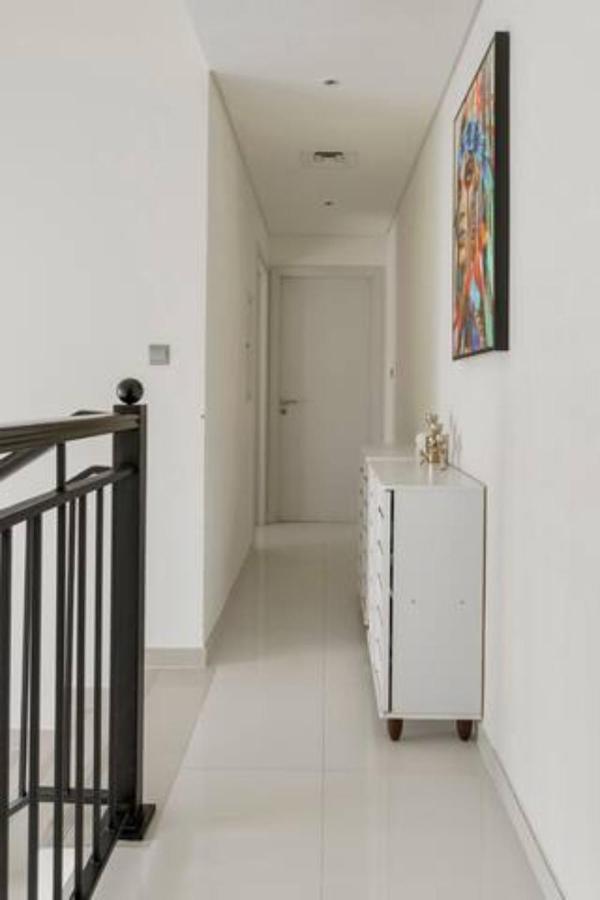 Single And Double Private Ensuite In Damac Hills 2 * Dubai