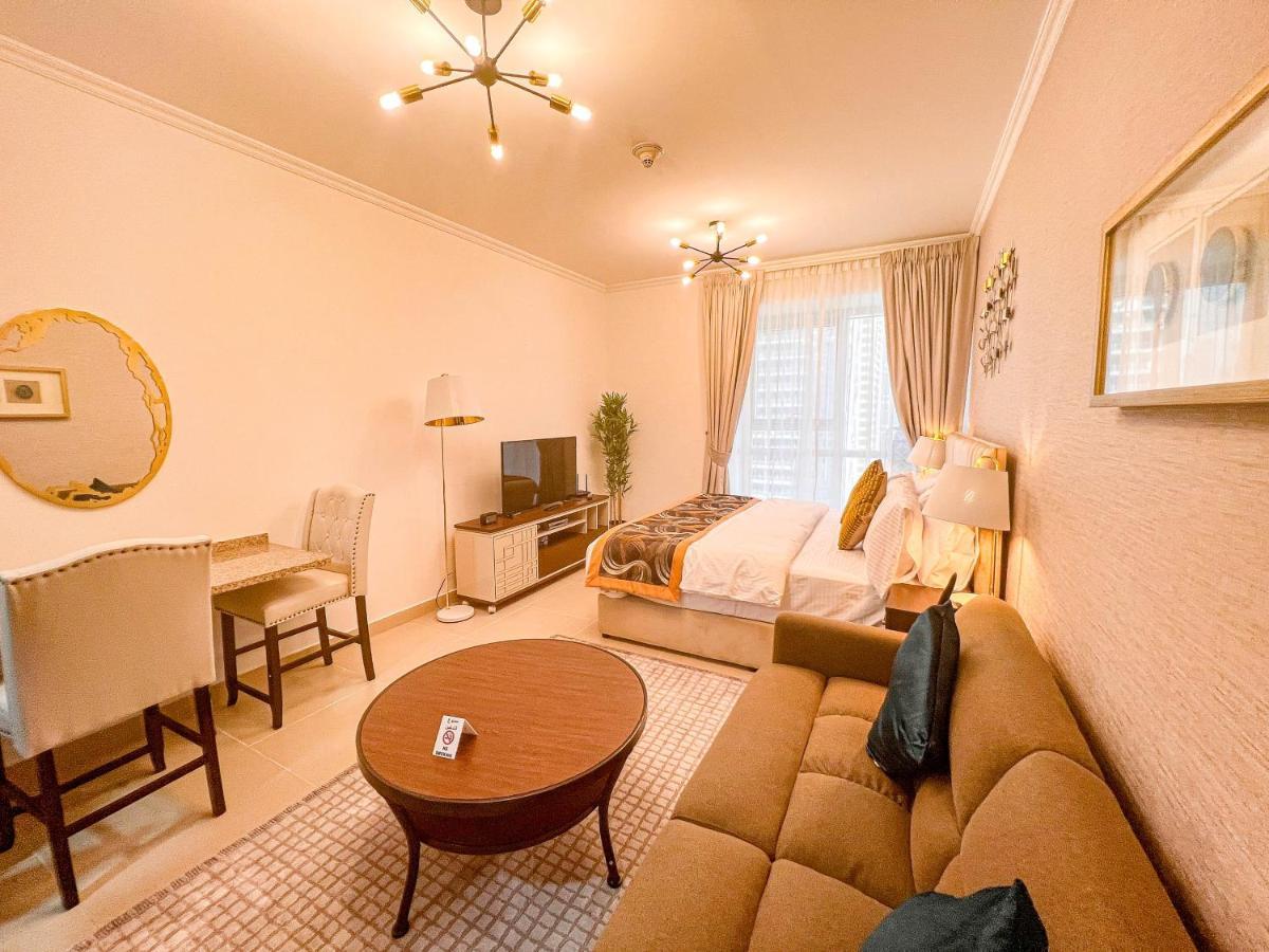 Cosmos Living Luxurious Near Metro Apartment Dubai