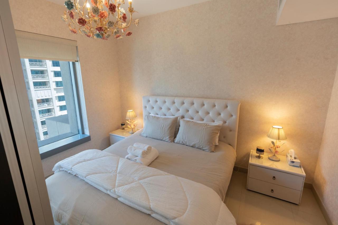 Fountain View Luxury: Downtown With Burj Khalifa Vista