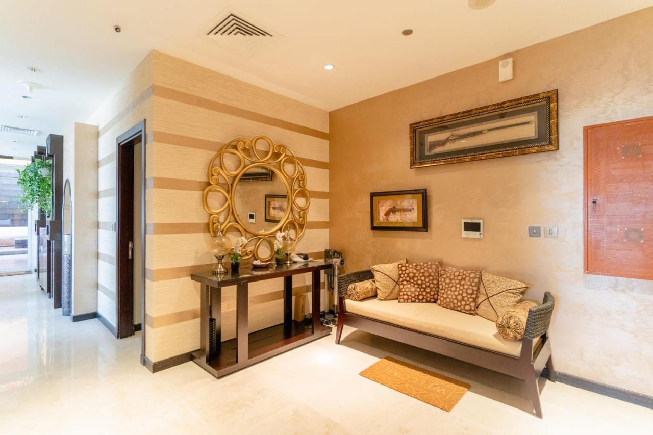Exclusive Luxury 4 Bedroom Palm Penthouse * Dubai