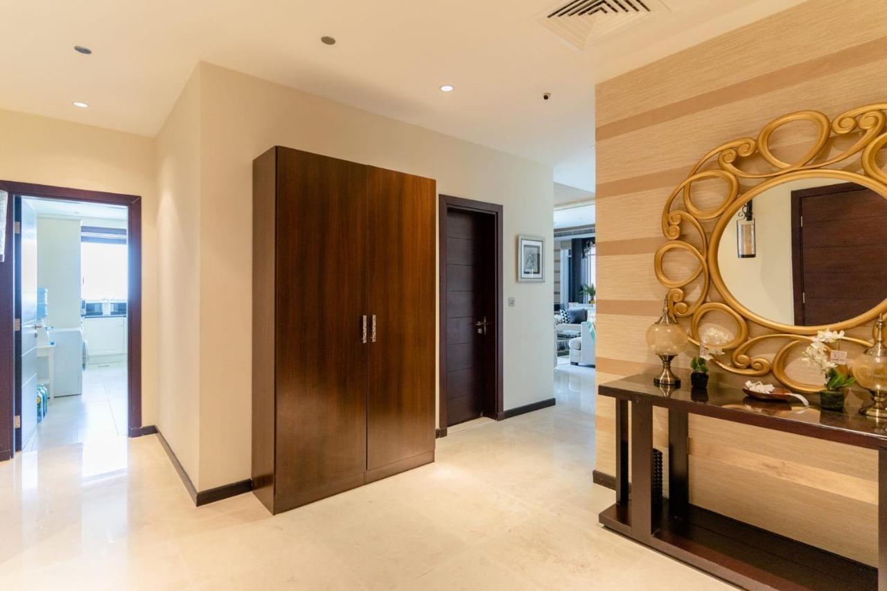 Apartment Exclusive Luxury 4 Bedroom Palm Penthouse