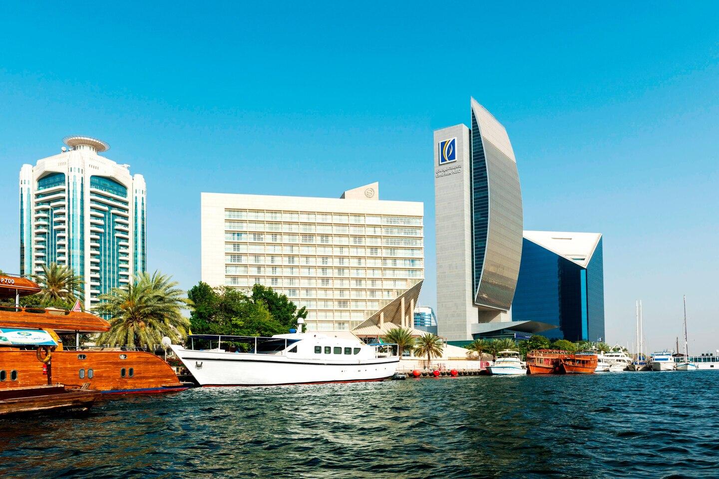 Sheraton Creek & Towers Hotel 5*