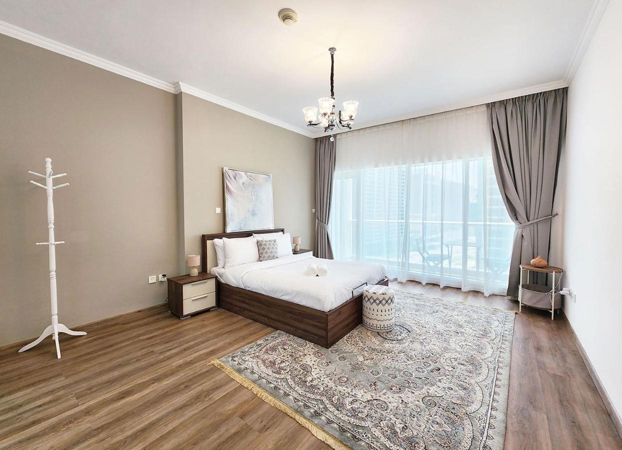 Rh- Luxurious Retreat, Spacious 01 Bedroom Near Burj Khalifa And Mall Apartment *