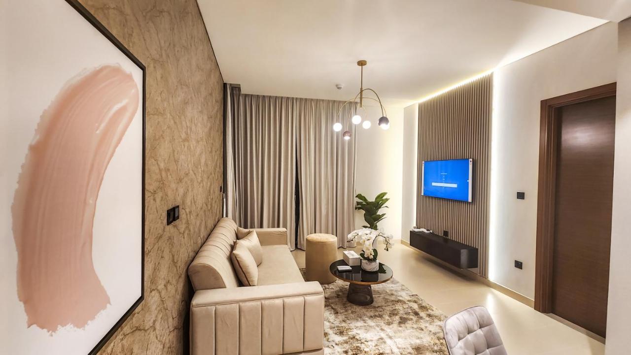 By Latinem Luxury 2br Holiday Cvr B407 Near Burj Khalifa