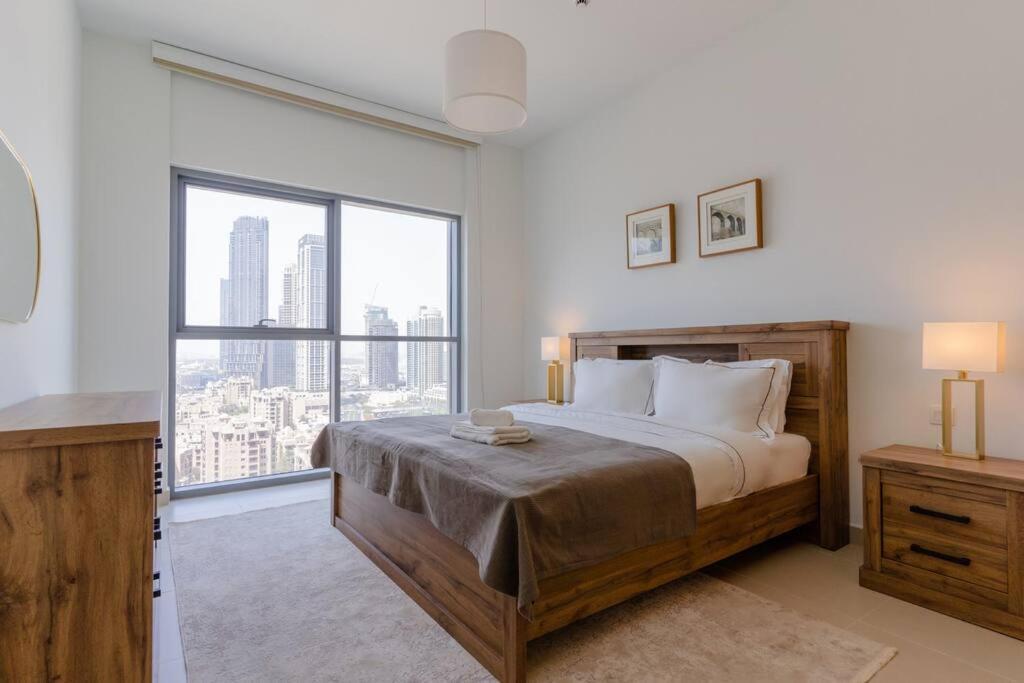 Burj Khalifa View - Downtown - 2br+maid Daire