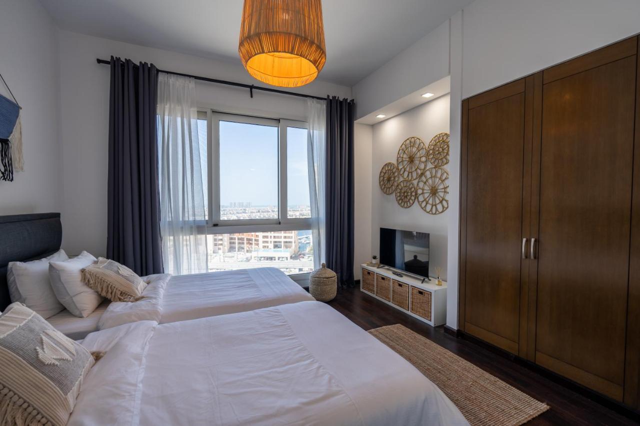 Elegant 2br Palm Jumeirah Apt With Pool Access Daire