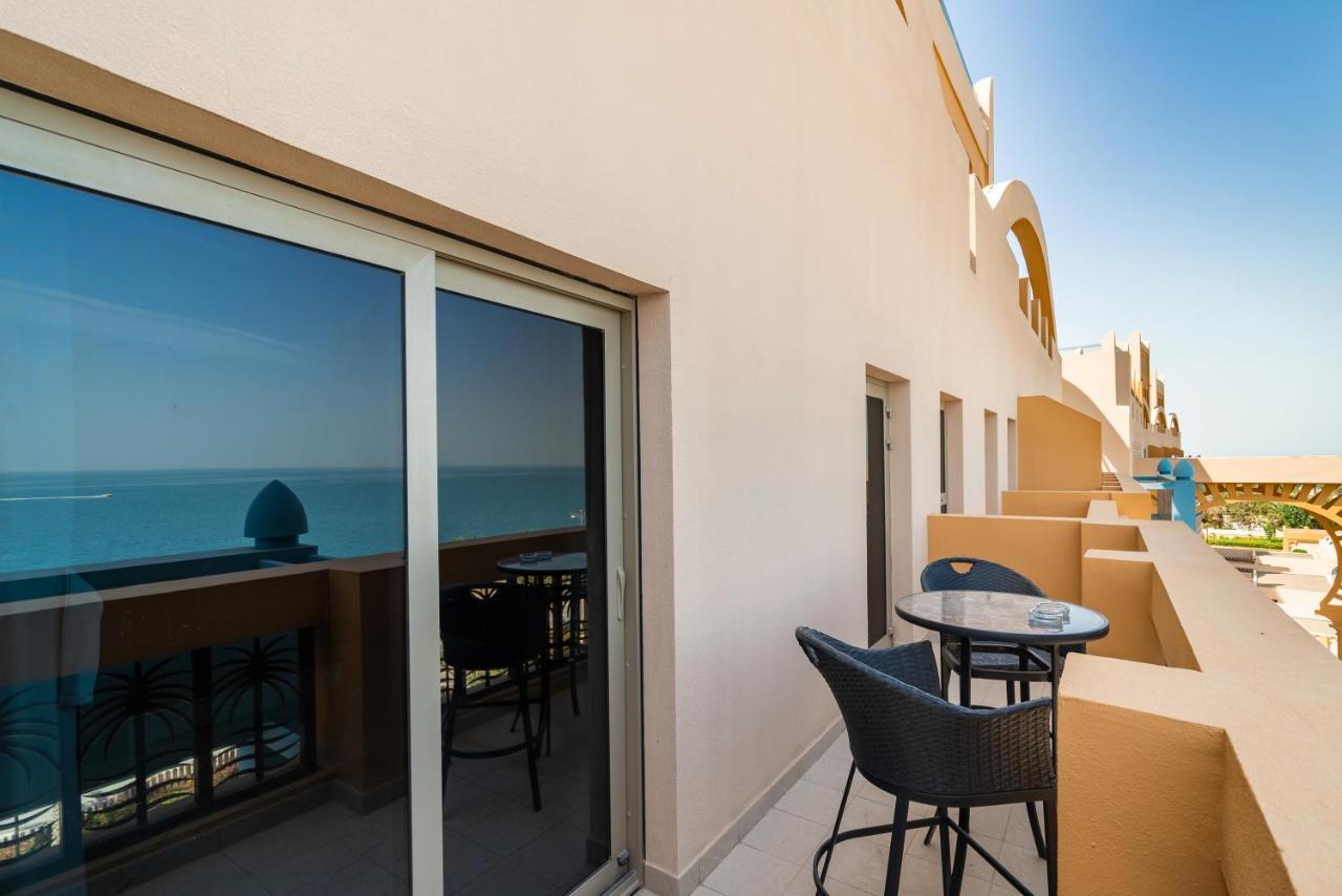 Apartment Simply Comfort In Sarai Palm Jumeirah Dubai